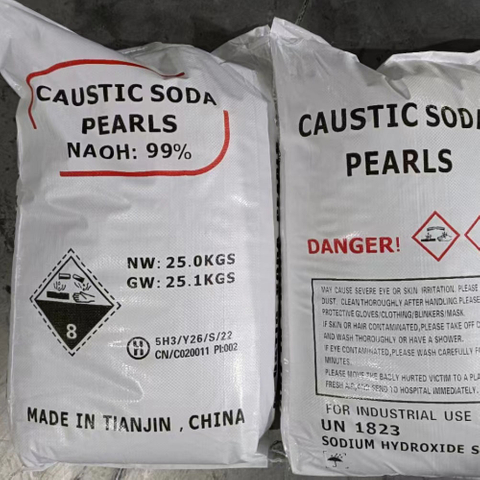 Caustic Soda Flakes/Pearls for water treatment chemicals